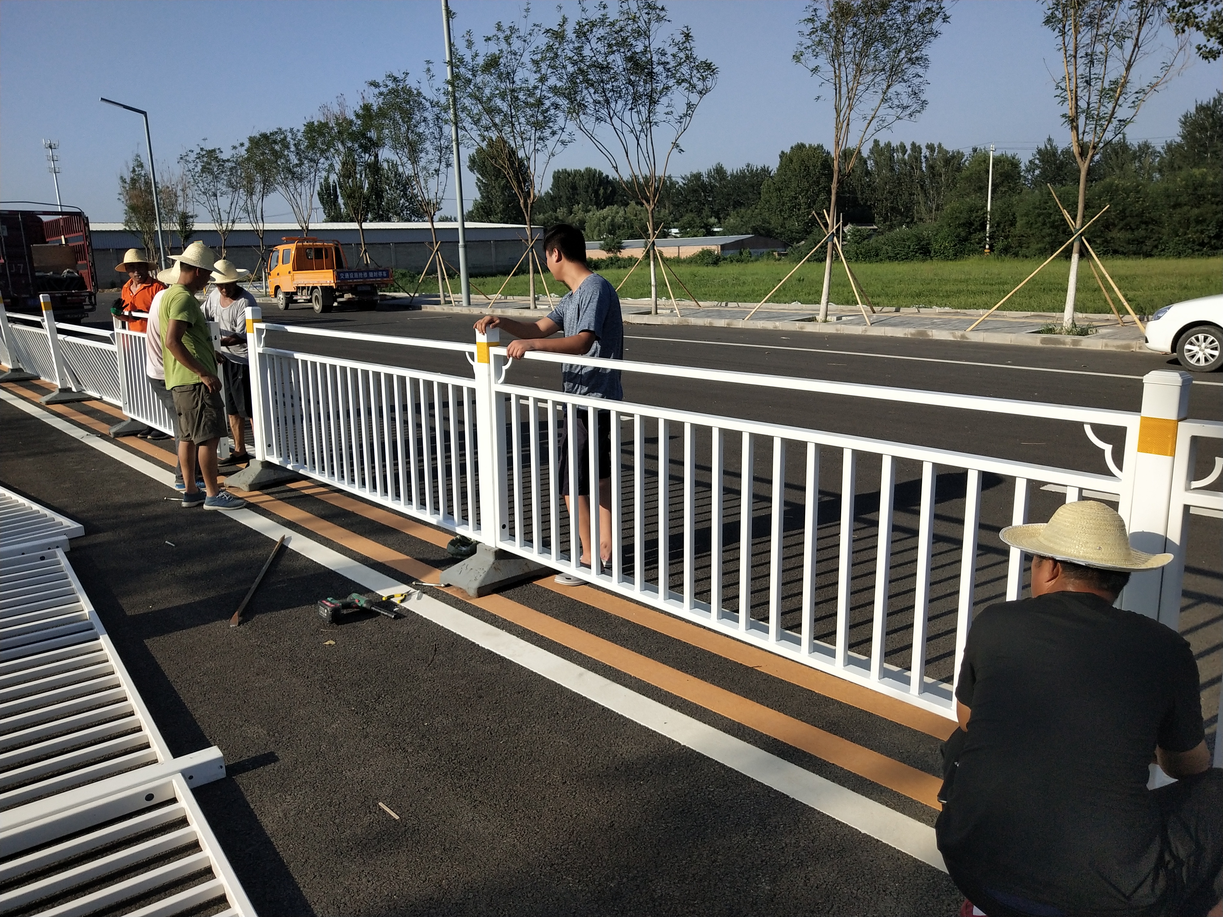 道路護(hù)欄 道路護(hù)欄