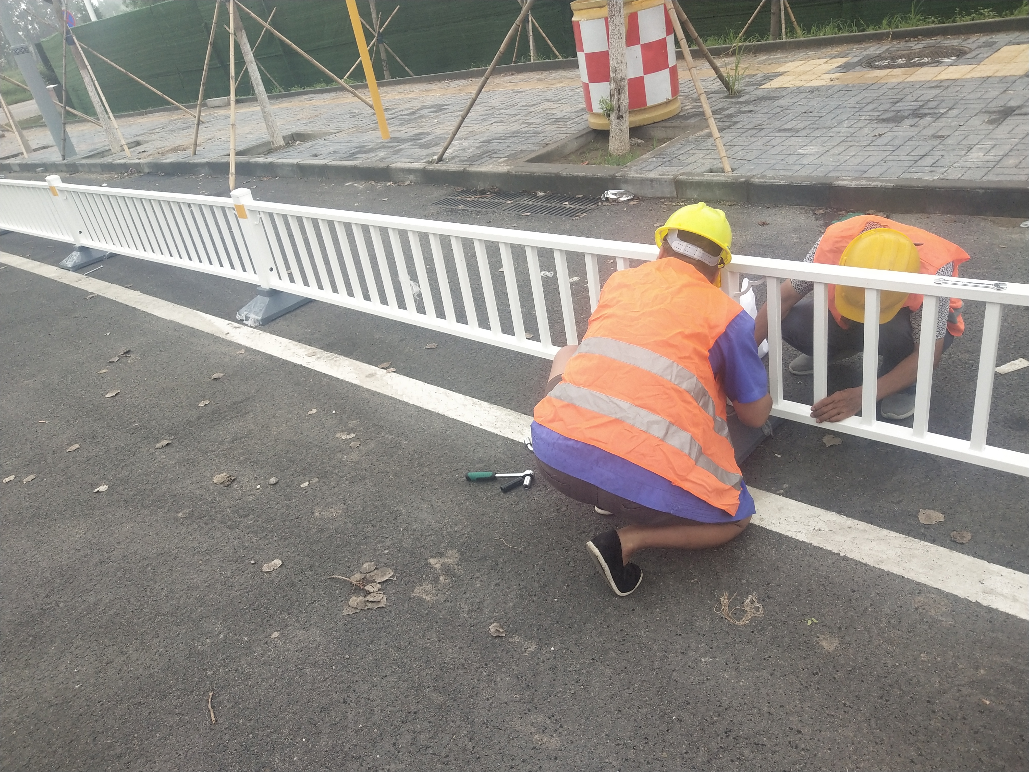 道路護(hù)欄 道路護(hù)欄